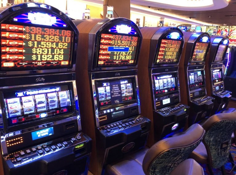 Pengalaman Live Casino terbaik dengan dealer profesional di kamipoker